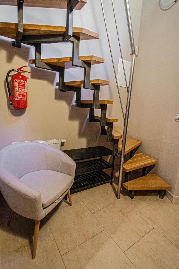 Modern And Spacious Apartments In City Center Prague Exterior photo